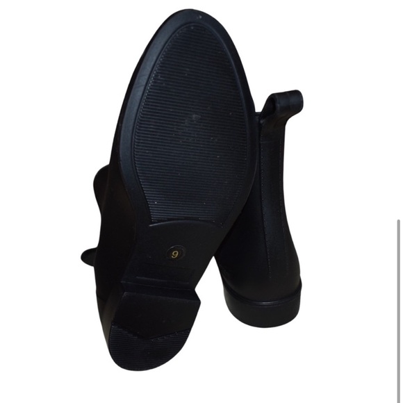 JUSTFAB BLACK RAIN BOOTS - Picture 3 of 4